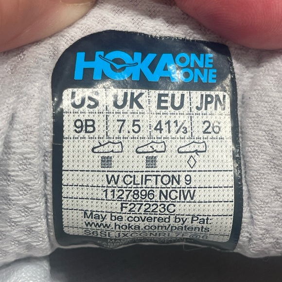 Hoka White and Gray Athletic Shoes Clifton 9 size 9 - Picture 9 of 9